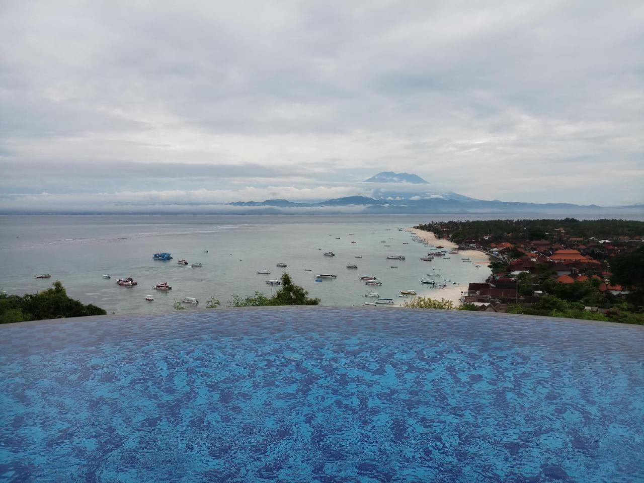 Jenggala Hill Hotel Nusa Lembongan Eksteriør billede
