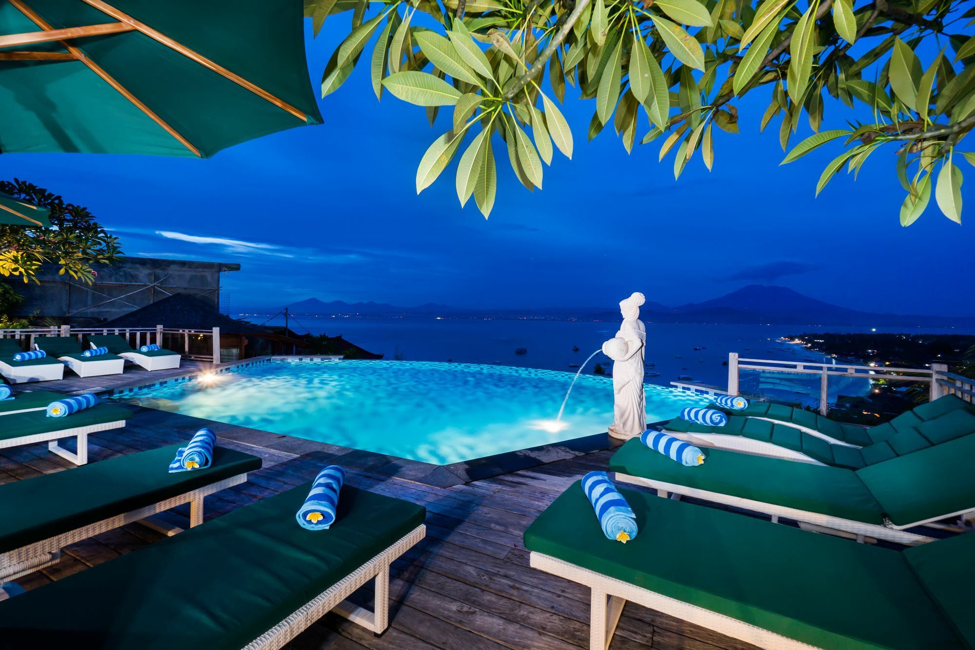 Jenggala Hill Hotel Nusa Lembongan Eksteriør billede