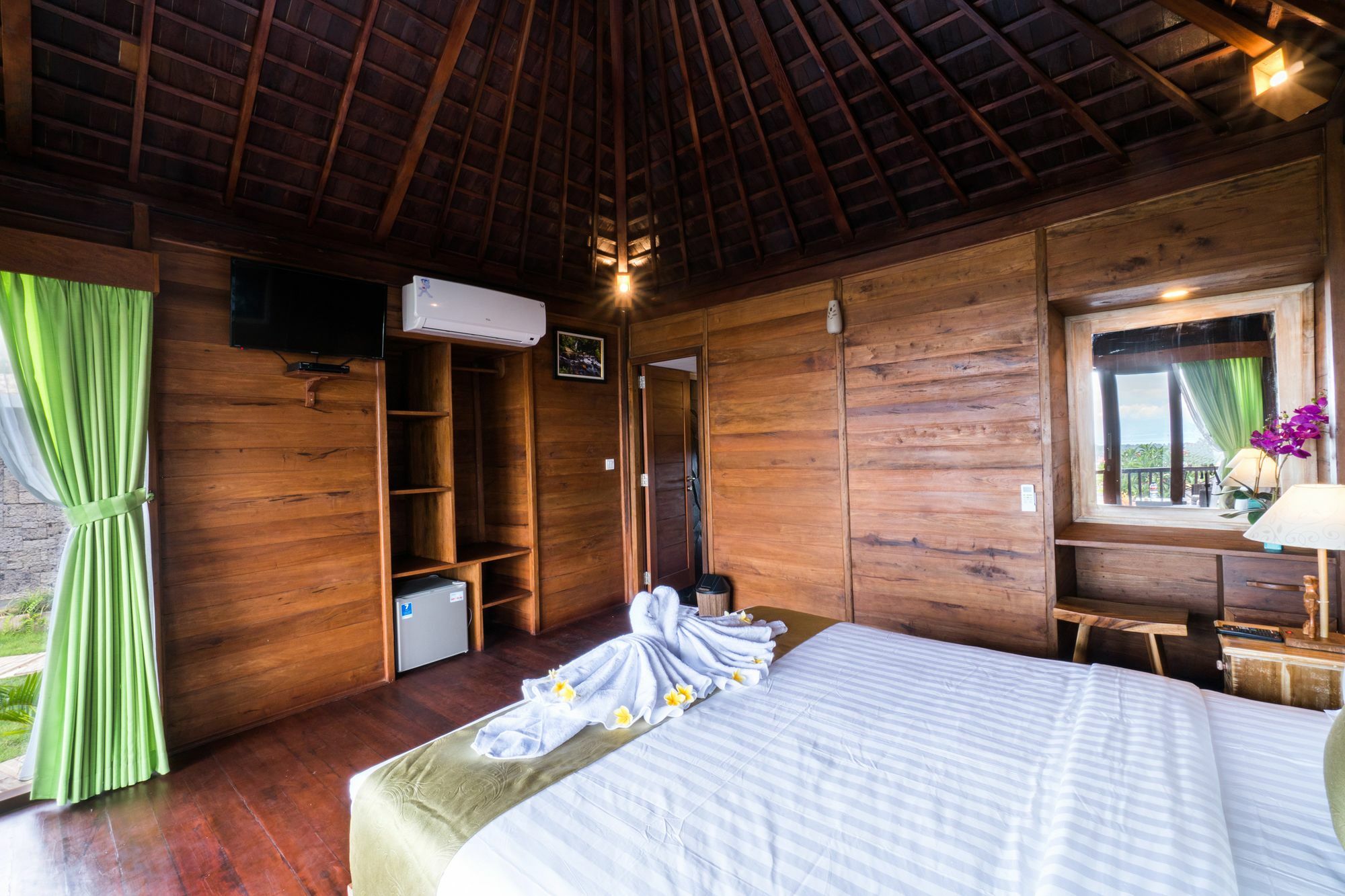 Jenggala Hill Hotel Nusa Lembongan Eksteriør billede